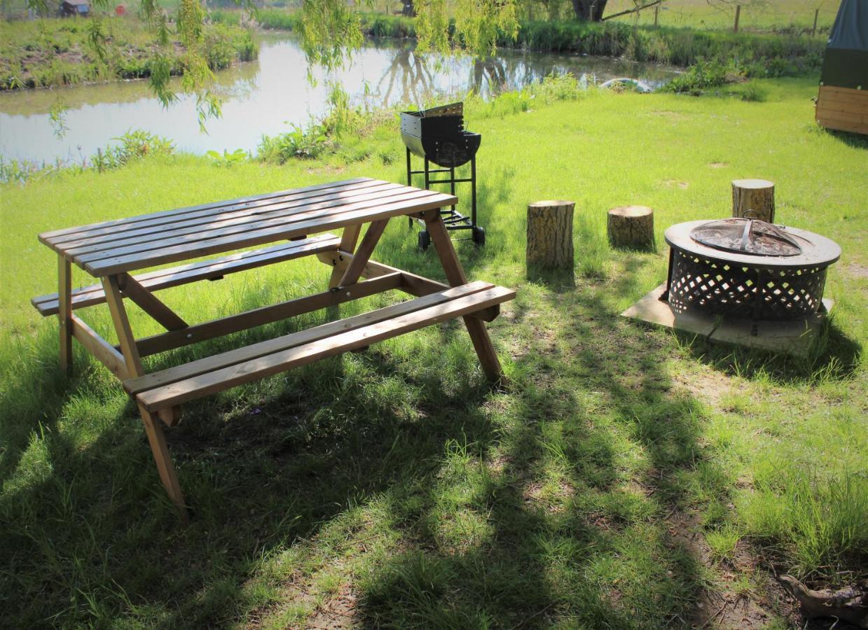 Rum Bridge "Owl Watch" Wooden Tipi Hotel Sudbury  Luaran gambar