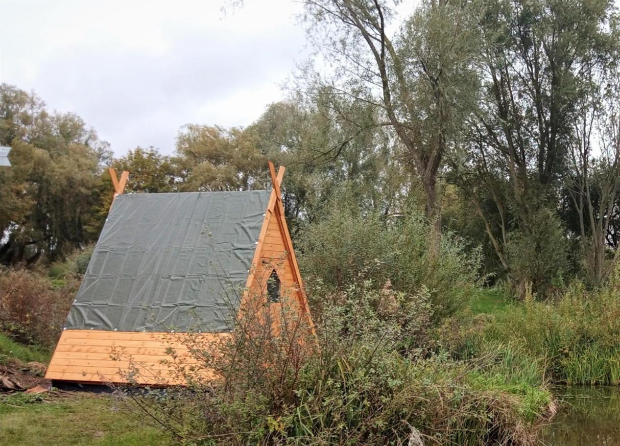 Rum Bridge "Owl Watch" Wooden Tipi Hotel Sudbury  Luaran gambar